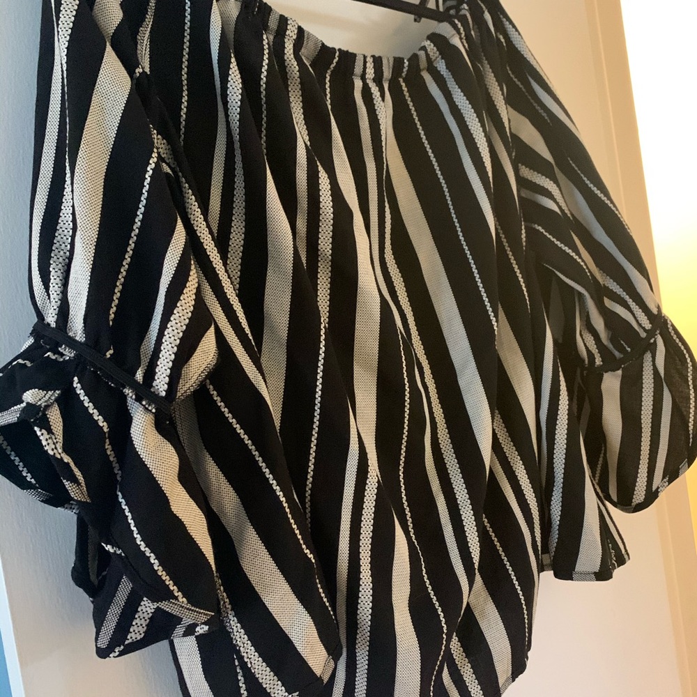 Lane Bryant ruffled sleeve off shoulder or not top